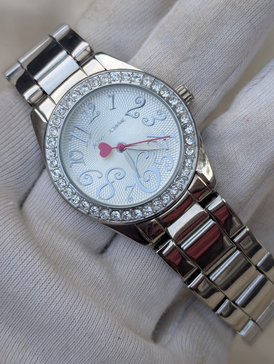 BETSEY JOHNSON