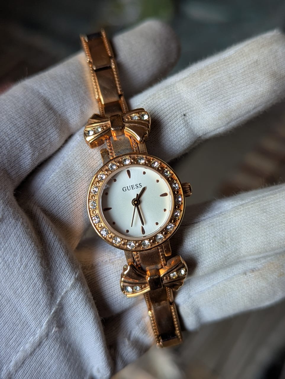GUESS LUXURY WATCH