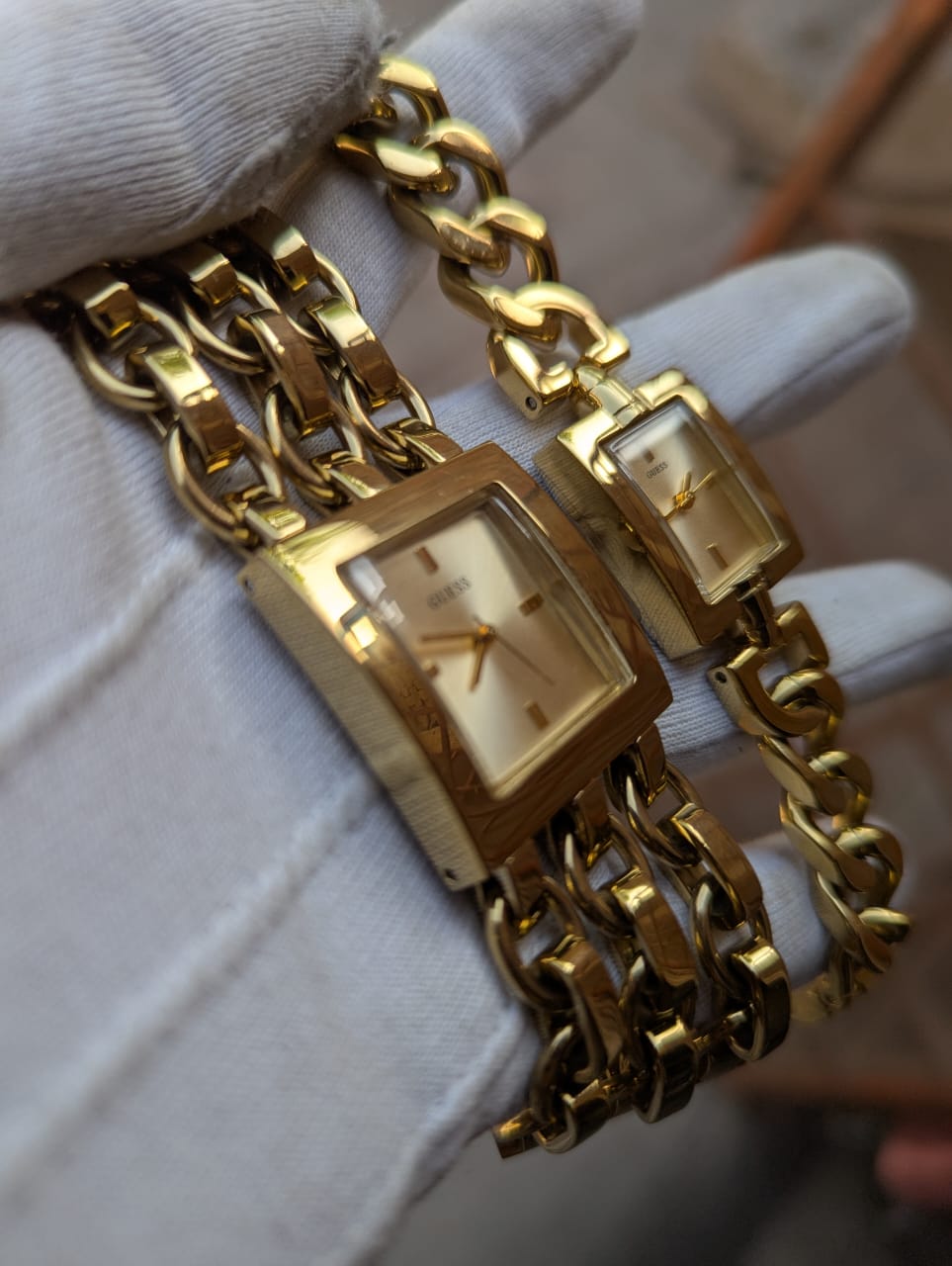 GUESS LUXURY WATCH